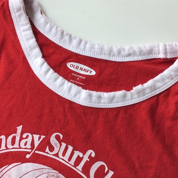 Old Navy S Everywhere Red & White Vintage Look Distressed T Shirt 100% Cotton - Picture 3 of 7